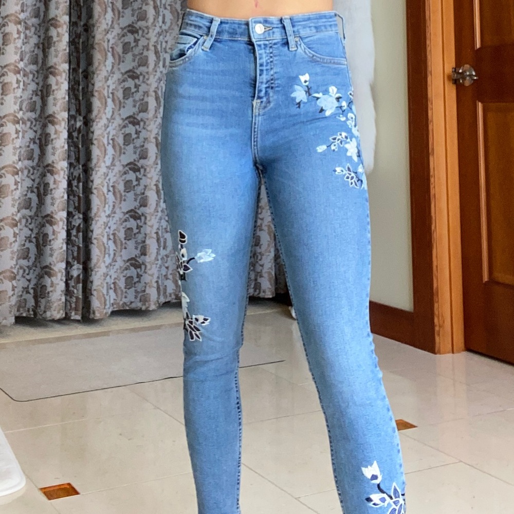 Topshop Embroidered Jamie Jeans